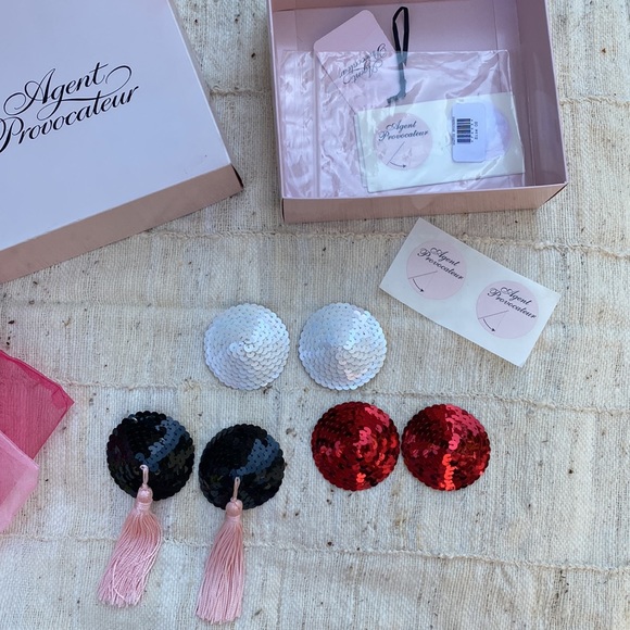 Agent Provocateur Iridescent White Pair of Sequin Nipple Pasties - Picture 5 of 12